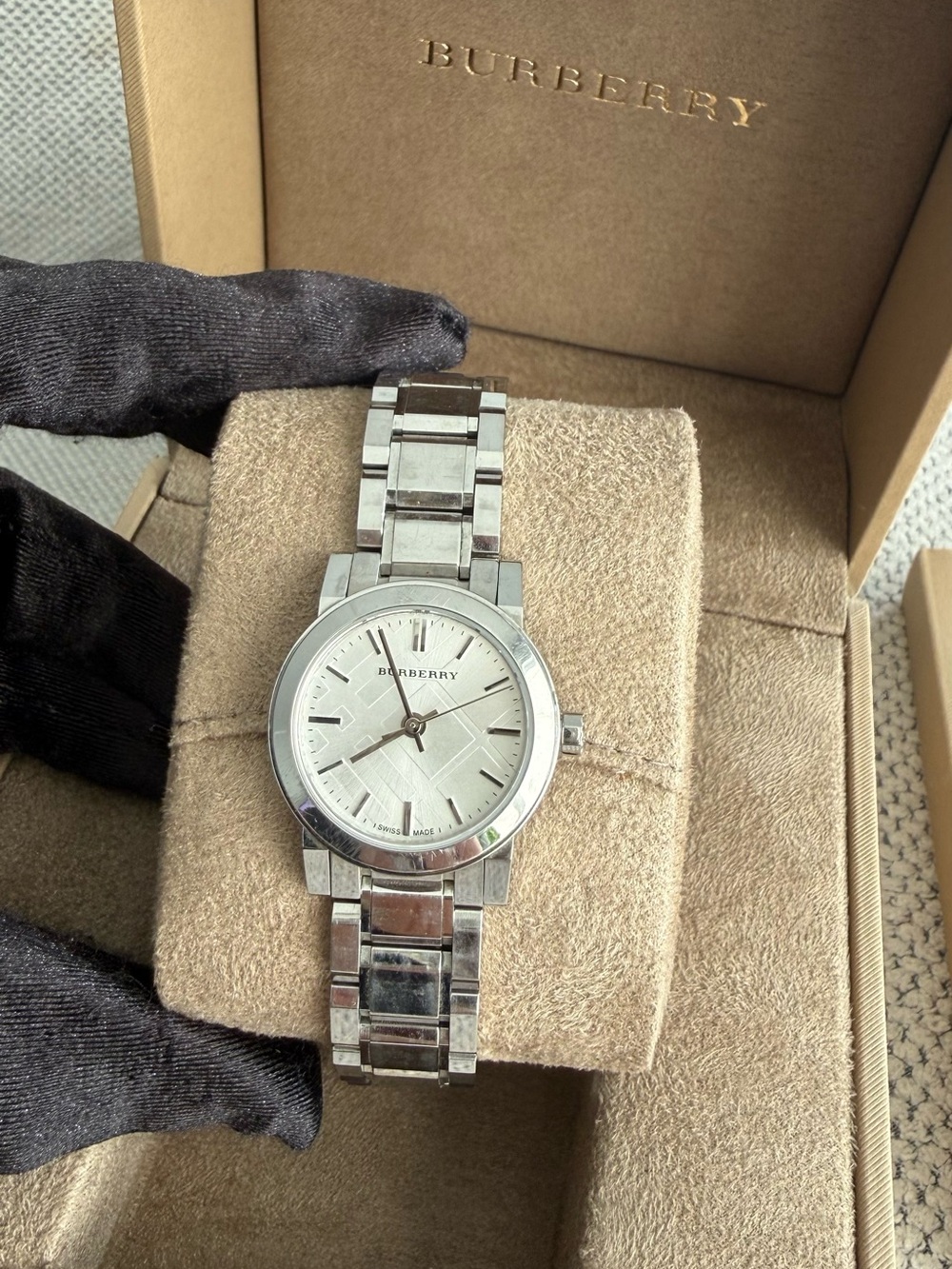 Burberry women’s Silver Stainless Steel Watch - Picture 3 of 15